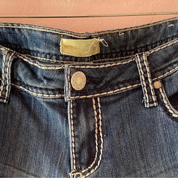 Deadstock Almost Famous Ripped Jeans - Picture 3 of 6